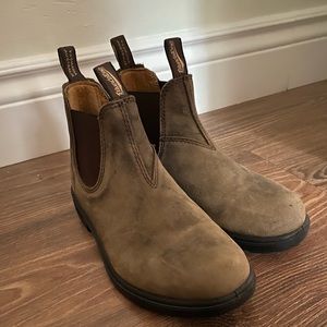 Blundstones